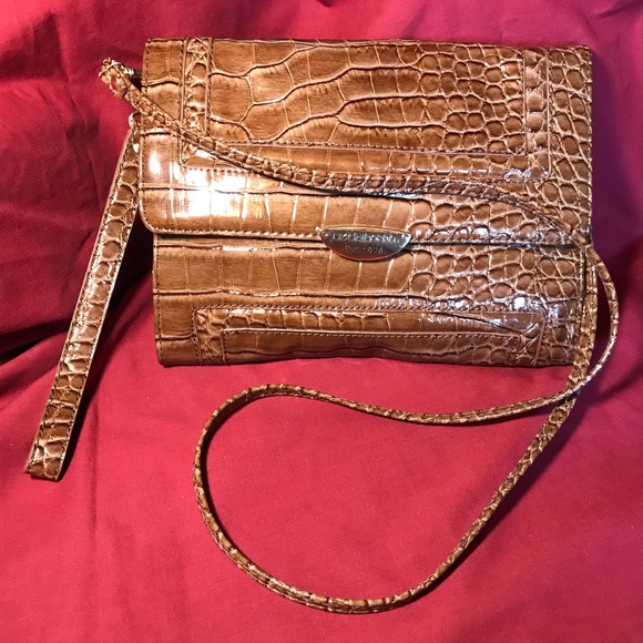 Liz Claiborne Chocolate Brown Faux Alligator Gold Tone Hardware Crossbody Clutch - Picture 8 of 16